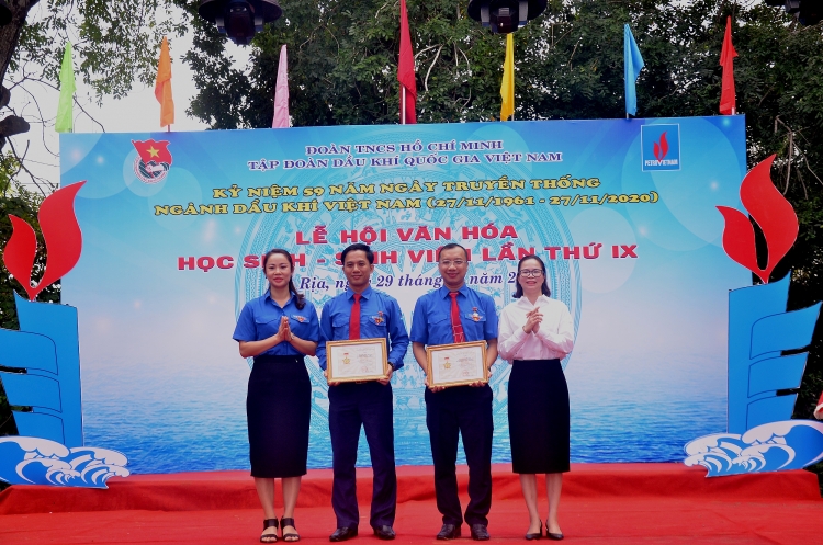 Sôi động và ý nghĩa với Lễ hội Văn hóa học sinh - sinh viên lần thứ IX Sôi động và ý nghĩa với Lễ hội Văn hóa học sinh - sinh viên lần thứ IX
