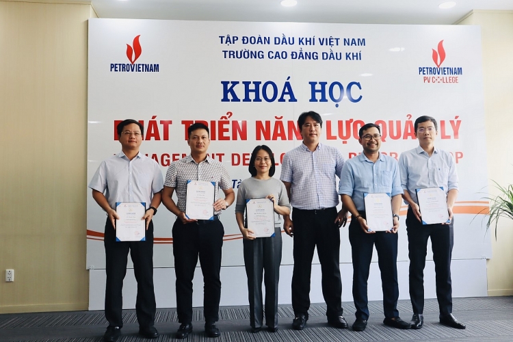 PVCollege bế giảng khóa đào tạo Phát triển năng lực quản lý cho Petrovietnam PVCollege bế giảng khóa đào tạo Phát triển năng lực quản lý cho Petrovietnam
