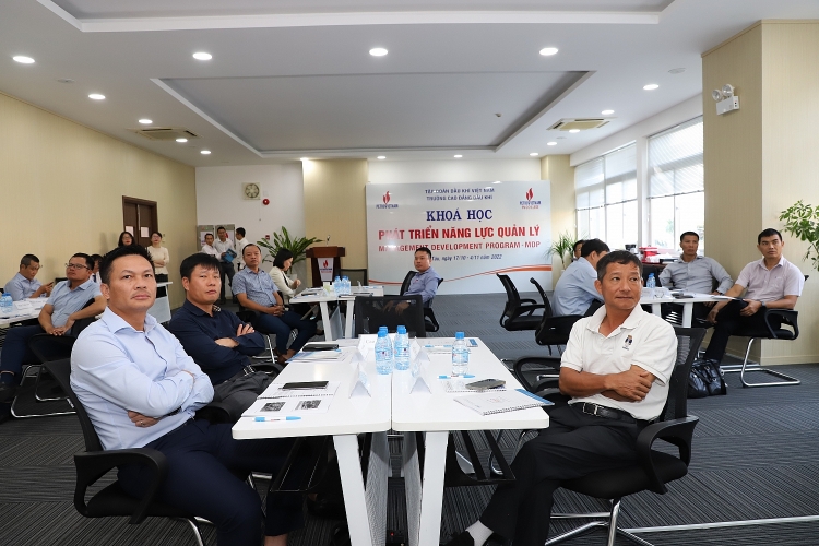PVCollege bế giảng khóa đào tạo Phát triển năng lực quản lý cho Petrovietnam