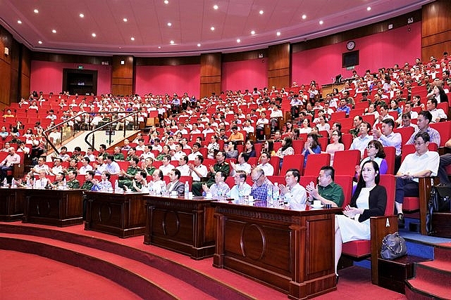 hoi ccb vietsovpetro to chuc noi chuyen chuyen de ve bien dao
