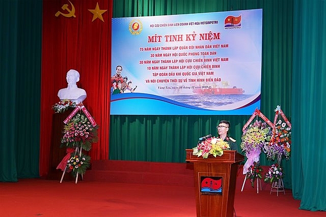 hoi ccb vietsovpetro to chuc noi chuyen chuyen de ve bien dao