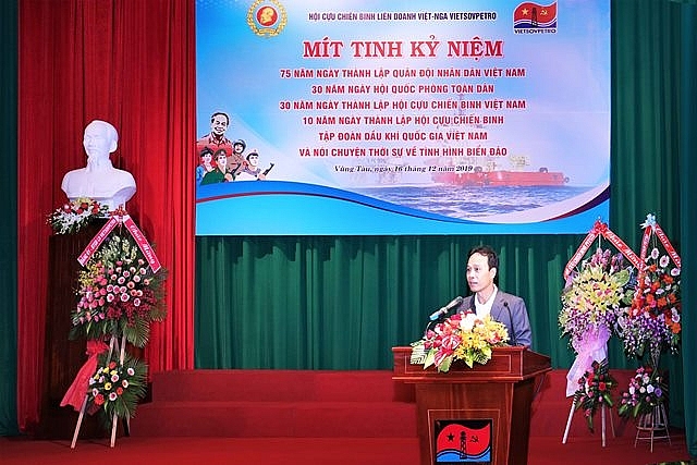 hoi ccb vietsovpetro to chuc noi chuyen chuyen de ve bien dao