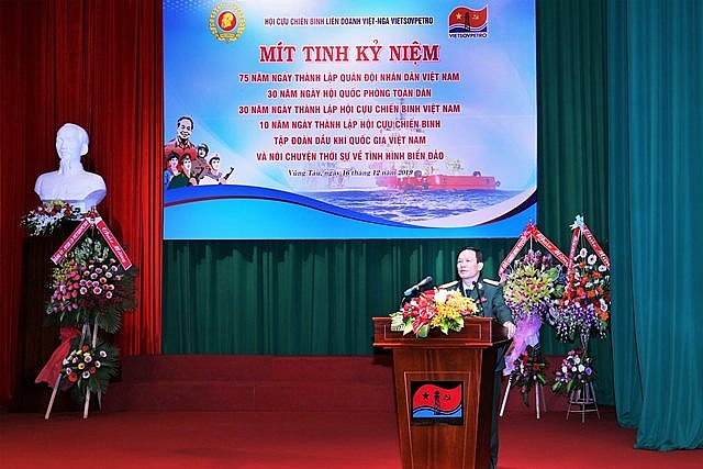 hoi ccb vietsovpetro to chuc noi chuyen chuyen de ve bien dao