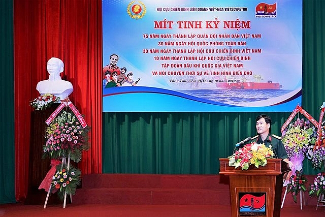 hoi ccb vietsovpetro to chuc noi chuyen chuyen de ve bien dao