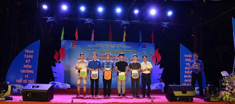 Chùm ảnh: Lễ hội Văn hóa học sinh – sinh viên lần thứ IX