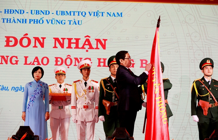 Thành phố Vũng Tàu tổ chức Lễ kỷ niệm 30 năm thành lập và đón nhận Huân chương Lao động hạng Ba