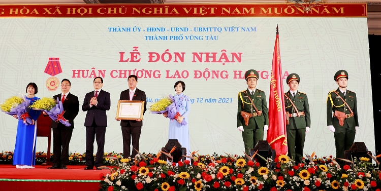 Thành phố Vũng Tàu tổ chức Lễ kỷ niệm 30 năm thành lập và đón nhận Huân chương Lao động hạng Ba