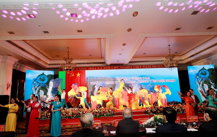 Thành phố Vũng Tàu tổ chức Lễ kỷ niệm 30 năm thành lập và đón nhận Huân chương Lao động hạng Ba