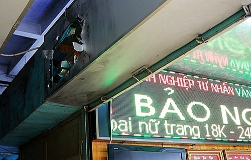 tiem vang o khanh hoa bi trom gan 300 doi bong tai