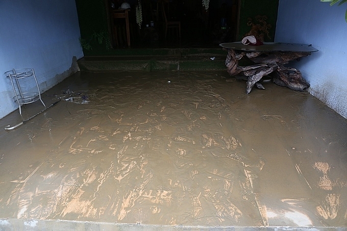 hon 400 ngoi nha o tp ha giang ngap bun sau lu