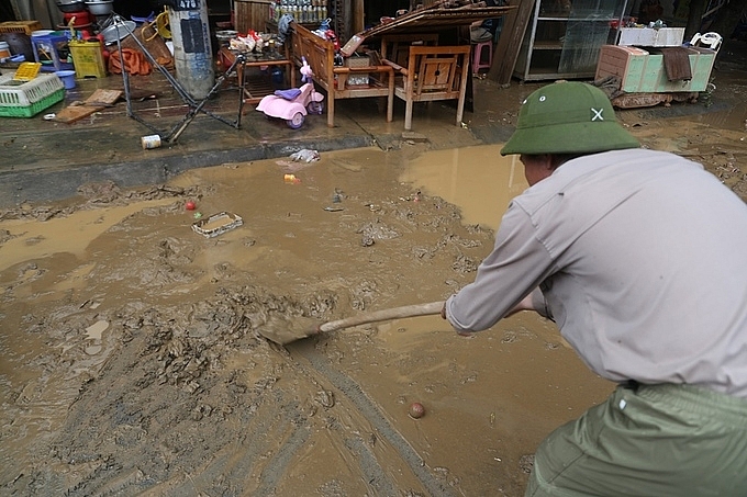 hon 400 ngoi nha o tp ha giang ngap bun sau lu