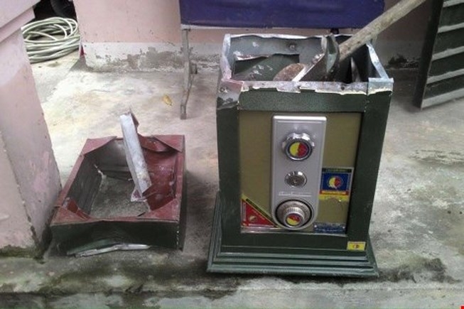 Lái xe trộm hơn 3,5 tỉ đồng của công ty
