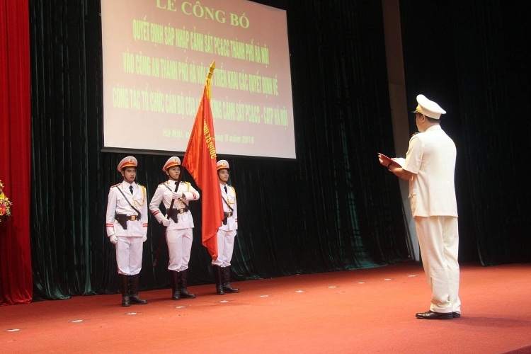 cong an ha noi co 8 pho giam doc sau sap nhap canh sat pccc