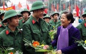 Tăng cường gọi công dân có trình độ đại học nhập ngũ