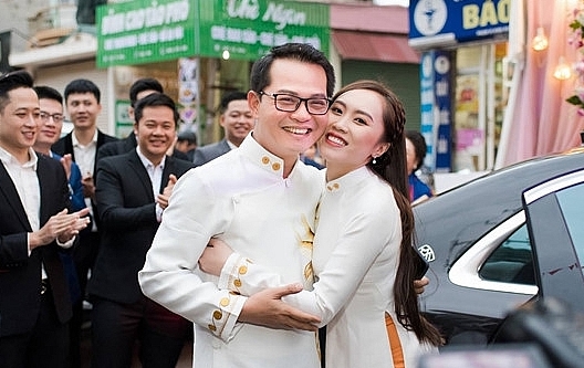 Đám cưới ấm áp của NSND Trung Hiếu