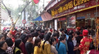 'Vía Thần tài'- trò vụ lợi của dân buôn vàng