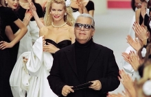 se khong to chuc tang le nha thiet ke thoi trang karl lagerfeld
