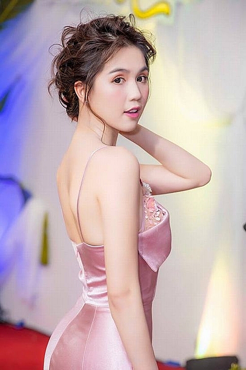ngoc trinh gay bat ngo khi lot top 100 guong mat dep nhat chau a