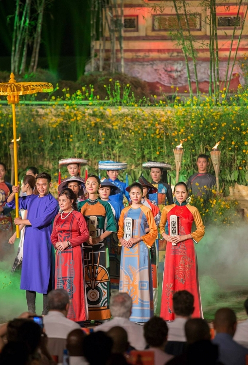festival nghe truyen thong hue thu hut 400000 luot khach tham du