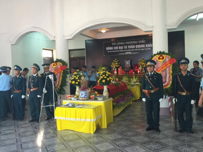 con tho ngo ngac trong le tang phi cong tran quang khai