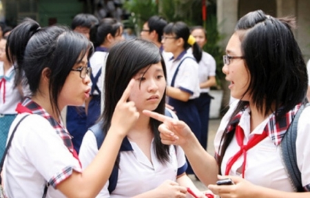 Đề thi Toán vào lớp 10 Hà Nội in mờ, gây hiểu nhầm cho thí sinh