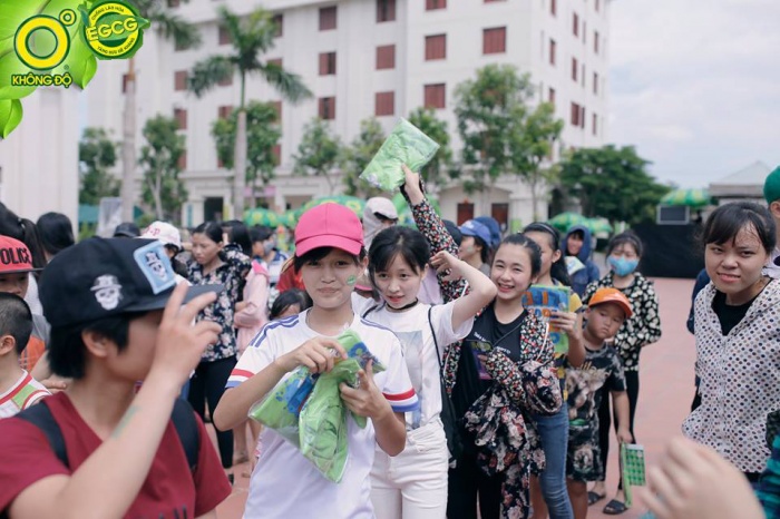 son tung m tp quy goi hat anh sai roi voi dan chi thu phuong