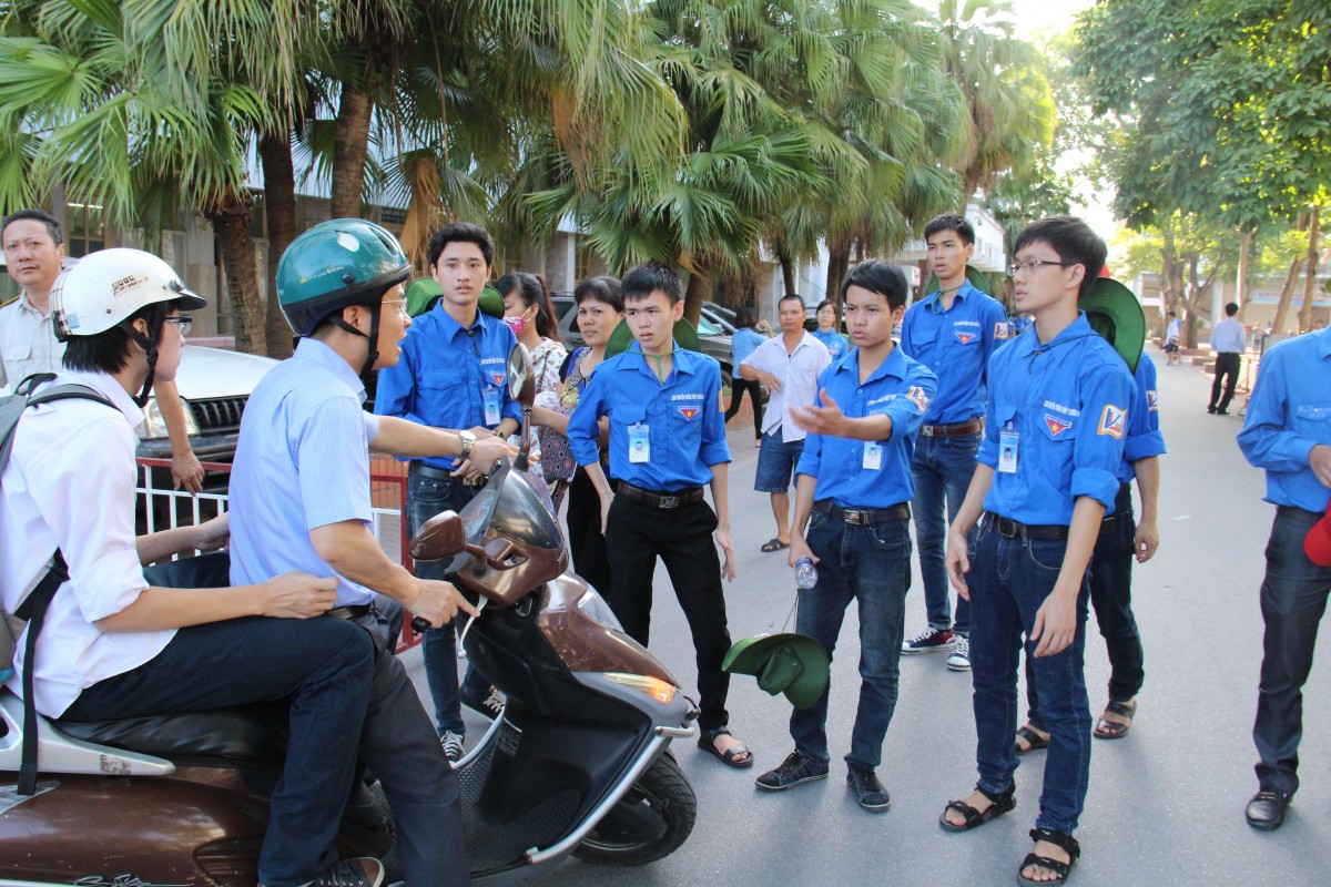 Kỳ thi THPT Quốc gia 2015: Thí sinh lo lắng trước môn thi đầu tiên