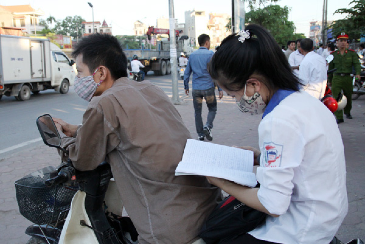 Kỳ thi THPT Quốc gia 2015: Thí sinh lo lắng trước môn thi đầu tiên