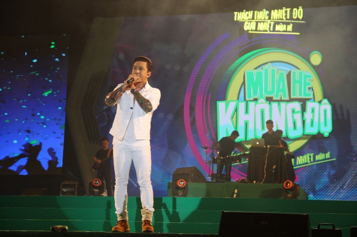 fan khap noi do ve san van dong my dinh de duoc gap son tung m tp