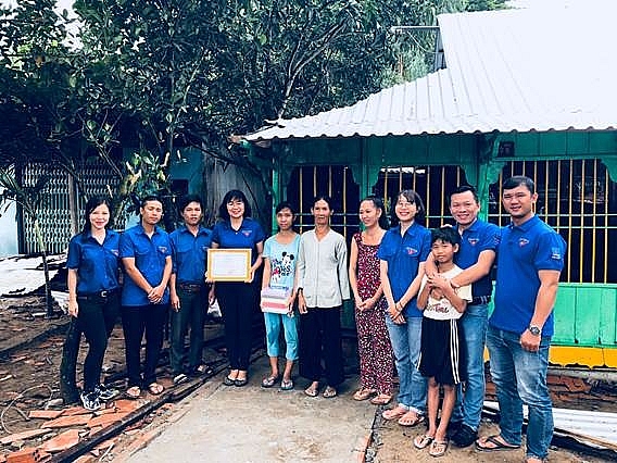 doan thanh nien pvfcco chung tay xay dung mai am cho nguoi ngheo