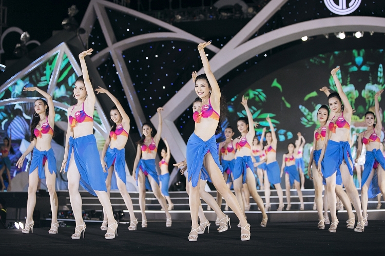 bong mat voi phan thi bikini cua ung vien hoa hau viet nam 2018