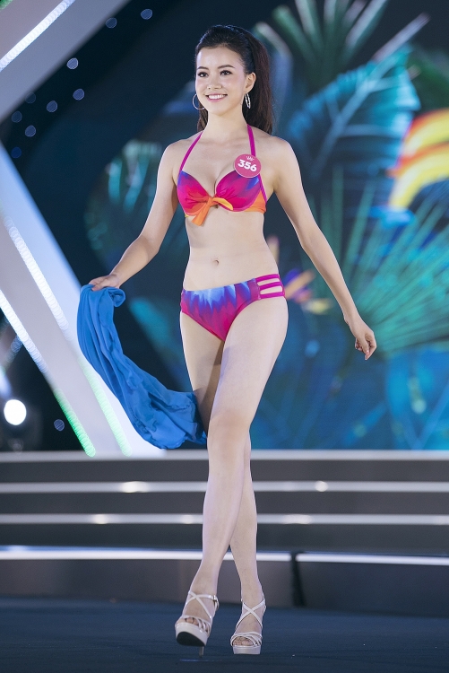 bong mat voi phan thi bikini cua ung vien hoa hau viet nam 2018