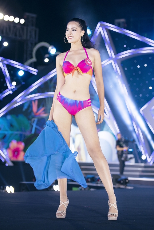 bong mat voi phan thi bikini cua ung vien hoa hau viet nam 2018