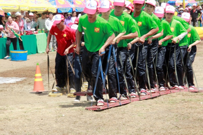 Dr Thanh tặng cầu dây văng thép thứ 10 dành cho bà con Sóc Trăng