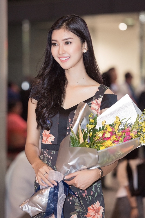 nhan sac rang ro cua hoa hau quoc te 2017 khi den viet nam