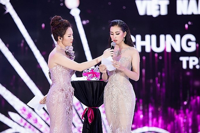 cau hoi ung xu danh cho tan hoa hau viet nam bi che tren troi