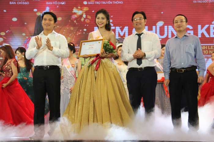 can canh nhan sac hoa khoi sinh vien ha noi 2016