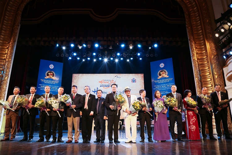 lang dong dem nhac ket noi doanh nhan viet