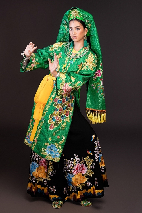 tieu vy mang co doi thuong ngan den miss world 2018