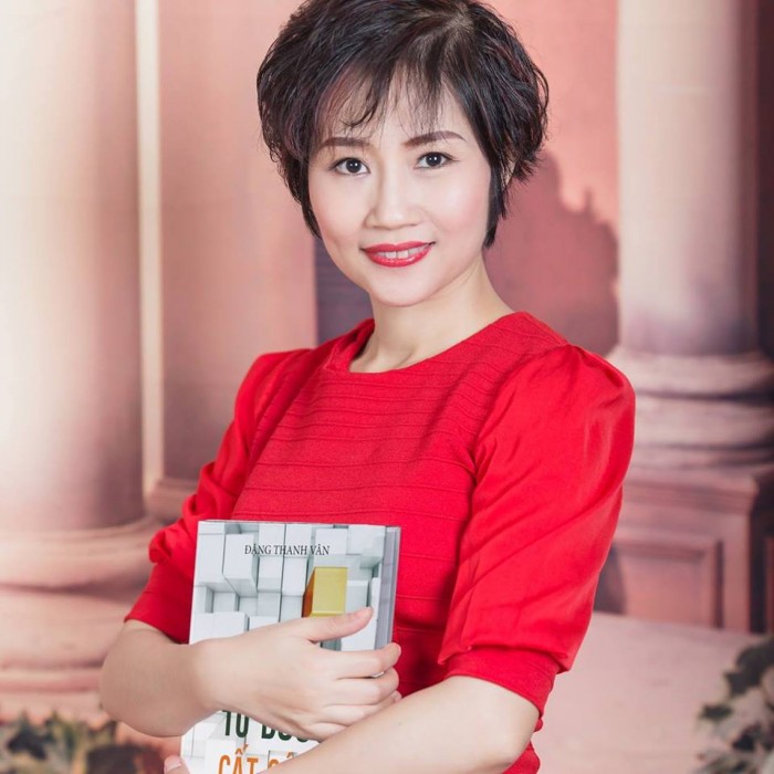 dr thanh dang o dau trong khung hoang con ruoi
