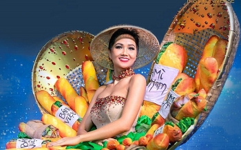 “Bánh mì” của H'Hen Niê là 1 trong 4 trang phục dân tộc hấp dẫn