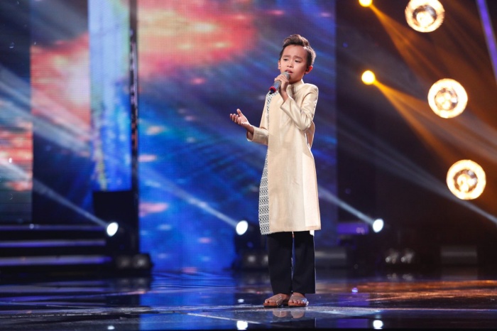 ho van cuong toa sang khi hat tu trai tim