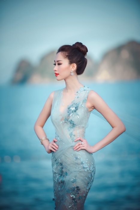 hoa hau dang thu thao hoa nu than truoc bien