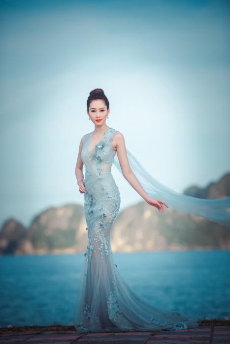 hoa hau dang thu thao hoa nu than truoc bien