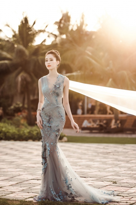 hoa hau dang thu thao hoa nu than truoc bien
