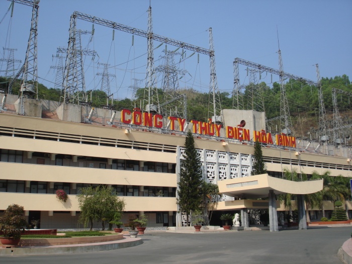 lua chon thau da nha may thuy dien hoa binh mo rong