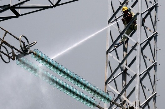 Chuyện dùng trực thăng sửa chữa đường dây 500 kV