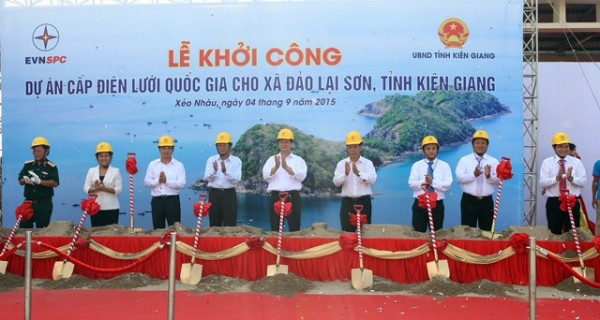 khoi cong du an cap dien cho xa dao lai son