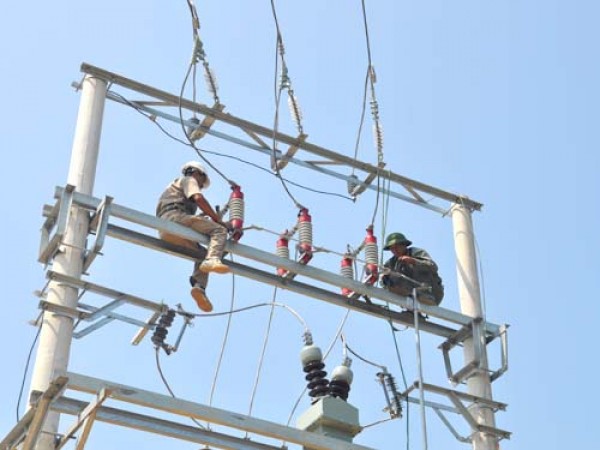 Cấp điện cho khách hàng trong 10 ngày cap dien cho khach hang trong 10 ngay