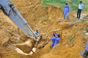 Đường ống nước sông Đà vỡ lần thứ 17